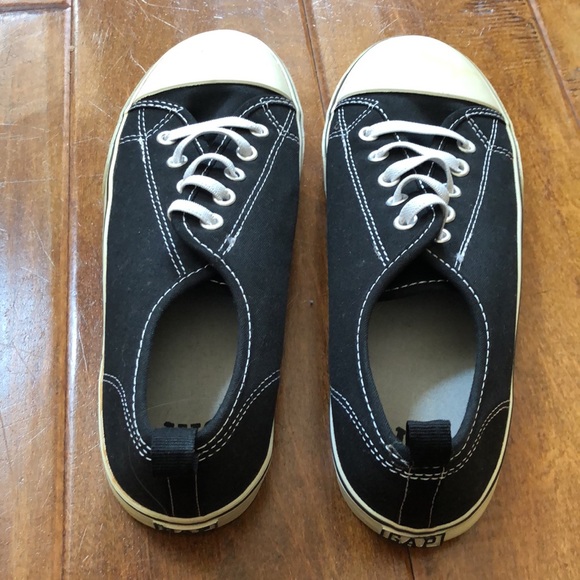 Boys 4 GAP Black Easy Shoelaces Slip On Sneakers - Picture 4 of 12